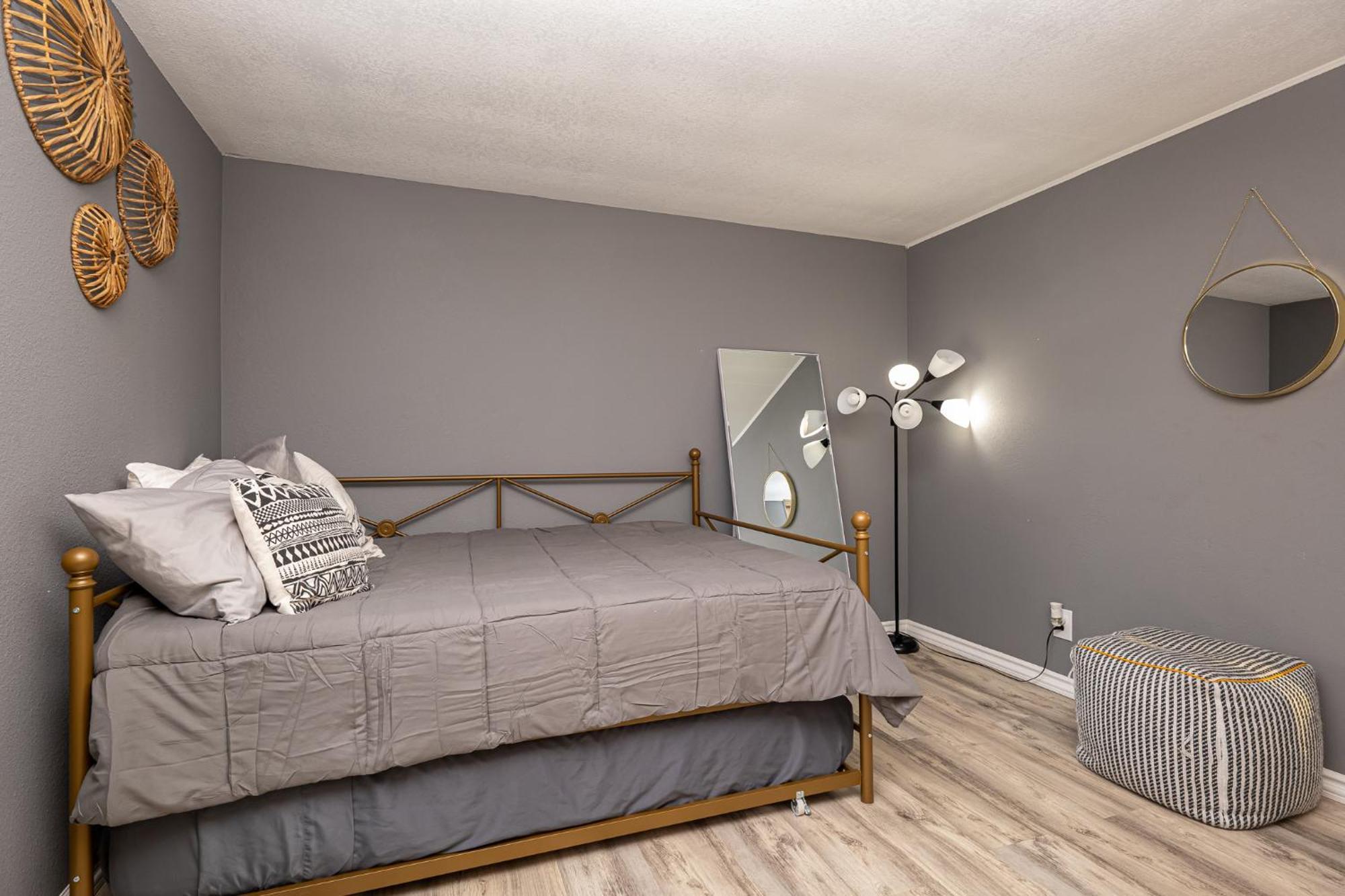 Magnificent & Tranquil Home, Mountain Views , 8 Mins To Casinos & River, Fire Pit, Bbq Bullhead City